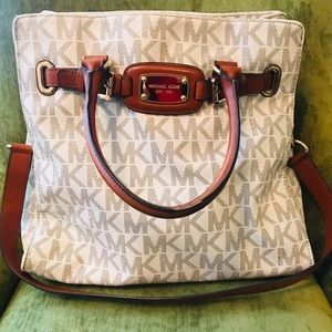 Michael Kors Leather bag